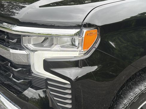 Used 2023 Chevrolet Silverado 1500 LT AWD/4WD image 28