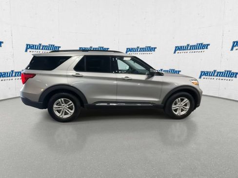 Used 2023 Ford Explorer XLT w/ Equipment Group 202A AWD/4WD image 12