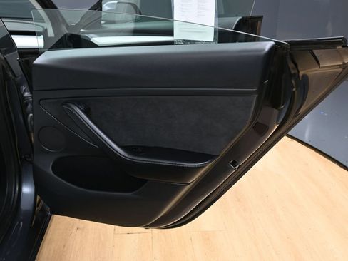 Used 2021 Tesla Model 3 Standard Range Plus RWD image 17