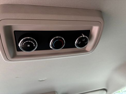 Used 2019 Dodge Grand Caravan SE FWD image 15