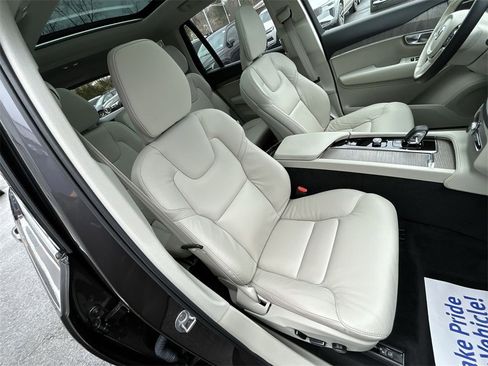 Certified 2024 Volvo XC90 B6 Plus w/ Protection Package image 25