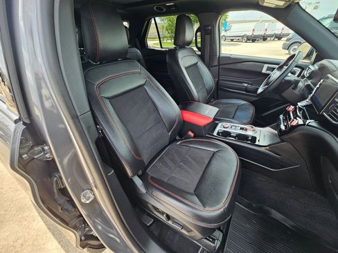 Certified 2023 Ford Explorer ST-Line w/ Class IV Trailer Tow Package AWD/4WD image 33