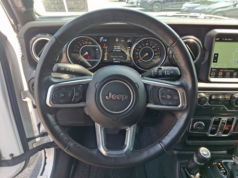 Used 2021 Jeep Wrangler Unlimited Sahara AWD/4WD image 19