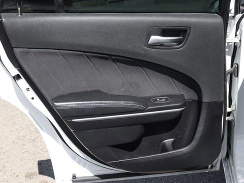 Used 2019 Dodge Charger SXT image 31