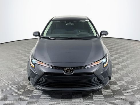 Used 2025 Toyota Corolla LE FWD image 2