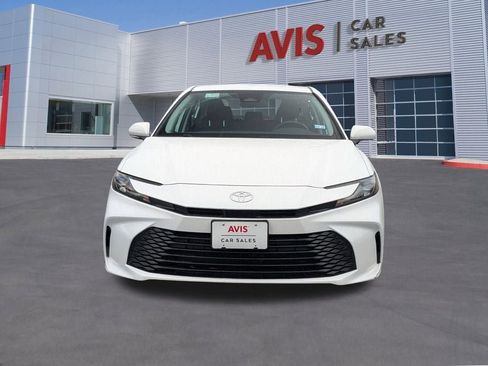 Used 2025 Toyota Camry LE image 10