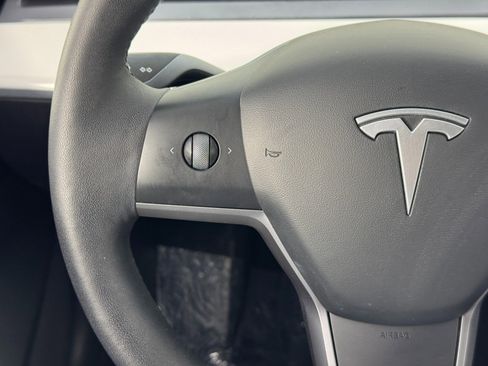 Used 2022 Tesla Model 3 image 19