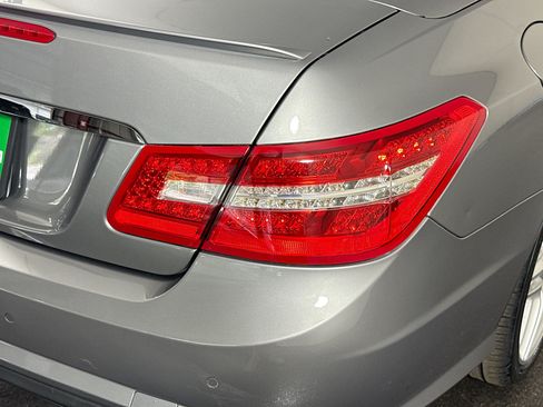 Used 2011 Mercedes-Benz E 550 Cabriolet image 32