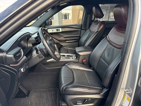 Used 2020 Ford Explorer Platinum image 11