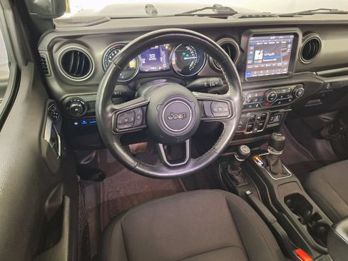 Used 2023 Jeep Wrangler Unlimited w/ Cold Weather Group AWD/4WD image 9