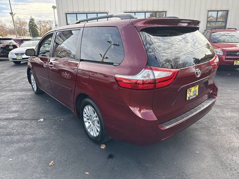 Used 2015 Toyota Sienna XLE 8 Passenger 4dr Mini Van image 42