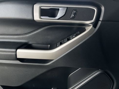 Used 2022 Ford Explorer XLT image 21