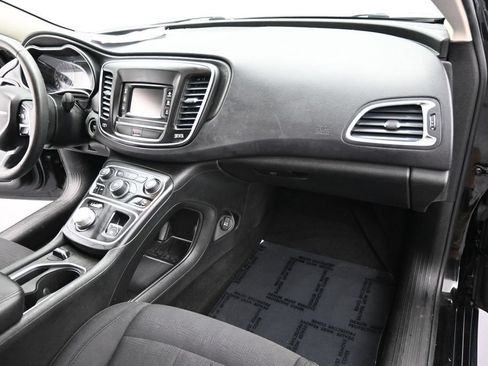 Used 2015 Chrysler 200 Limited FWD image 20