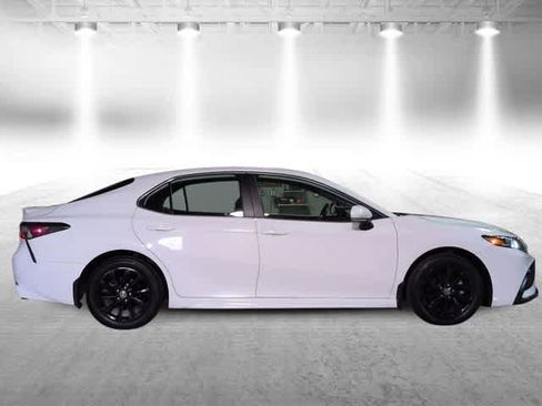 Used 2024 Toyota Camry SE FWD image 9