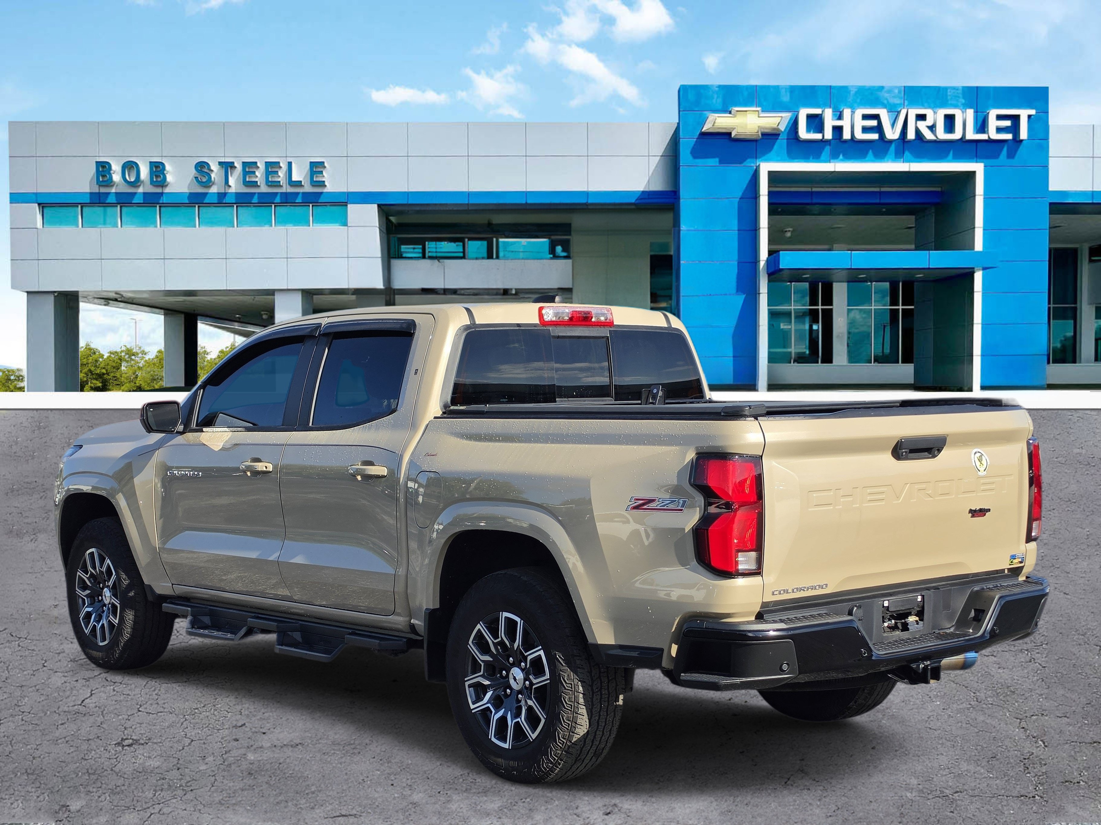 Certified 2024 Chevrolet Colorado Z71 w/ Z71 Convenience Package 2 AWD/4WD image 3