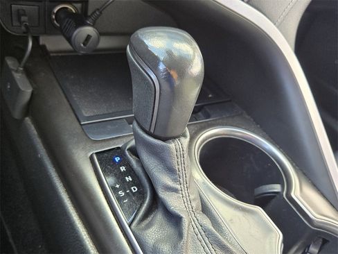 Used 2021 Toyota Camry SE image 18