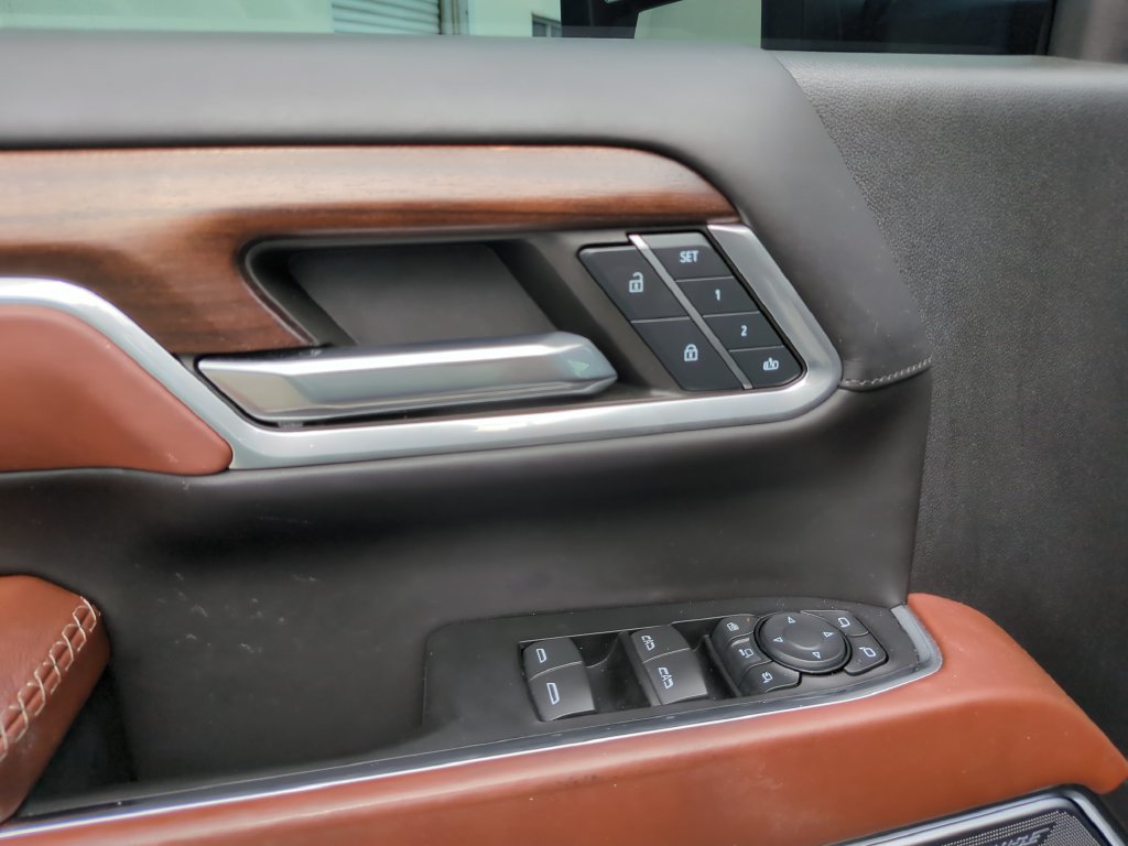 Used 2024 GMC Sierra 2500 Denali Ultimate AWD/4WD image 18