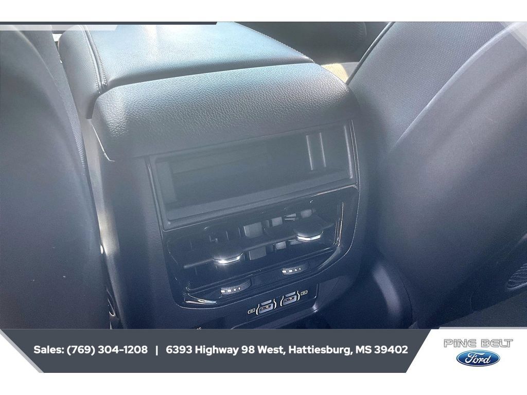 Used 2023 Jeep Grand Cherokee Altitude AWD/4WD image 25