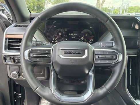Used 2025 GMC Yukon Denali RWD image 25