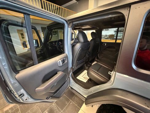 New 2026 Jeep Wrangler Unlimited Rubicon w/ Xtreme 35 Tire Package image 3