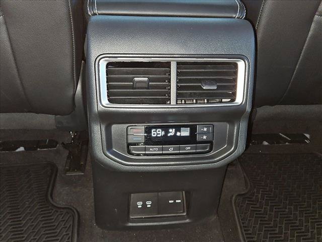 Used 2024 Volkswagen Atlas SE w/ Panoramic Sunroof Package FWD image 17