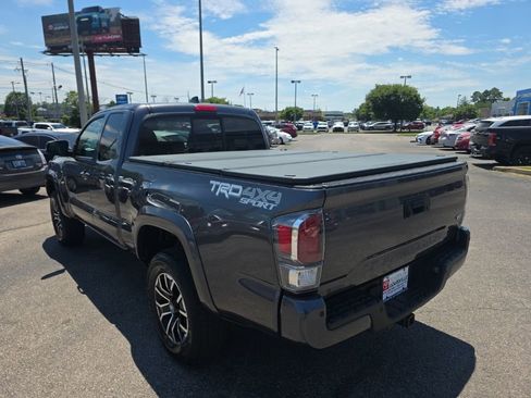 Certified 2020 Toyota Tacoma TRD Sport w/ TRD Premium Sport Package AWD/4WD image 6