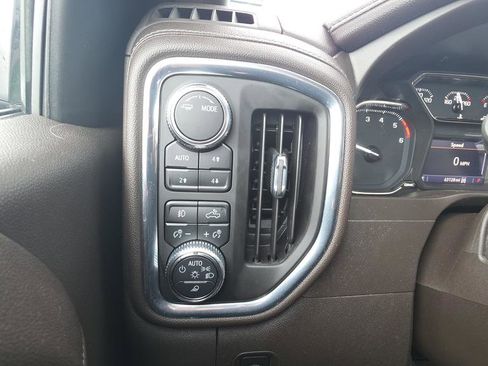 Used 2021 GMC Sierra 1500 SLT w/ SLT Convenience Package AWD/4WD image 28