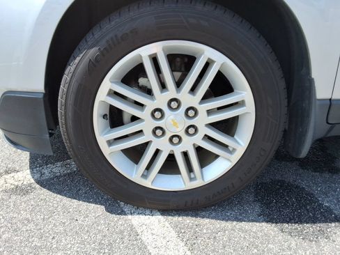Used 2015 Chevrolet Traverse LT w/ Style and Technology Package FWD image 9
