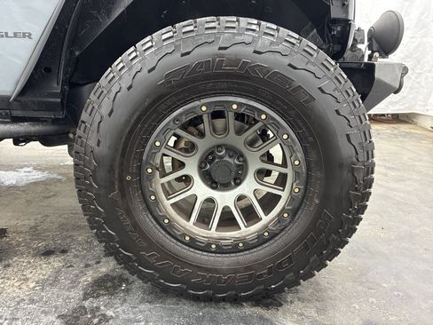 Used 2014 Jeep Wrangler Rubicon w/ Power Convenience Group AWD/4WD image 22
