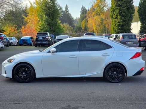 Used 2017 Lexus IS 200t image 4