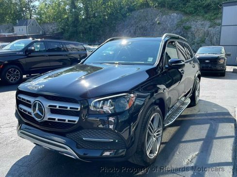 Used 2023 Mercedes-Benz GLS 450 4MATIC image 4