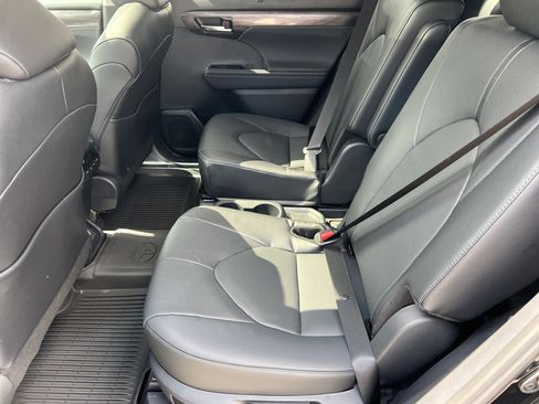 New 2026 Toyota Highlander Limited AWD/4WD image 24