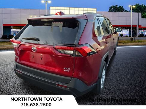 Used 2021 Toyota RAV4 XLE image 5