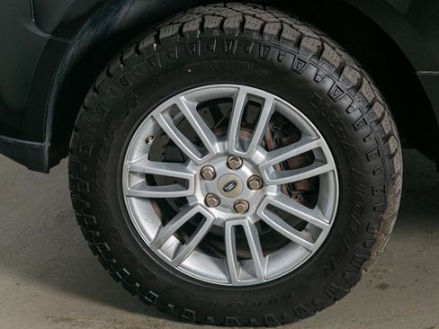 Used 2011 Land Rover Range Rover HSE AWD/4WD image 18