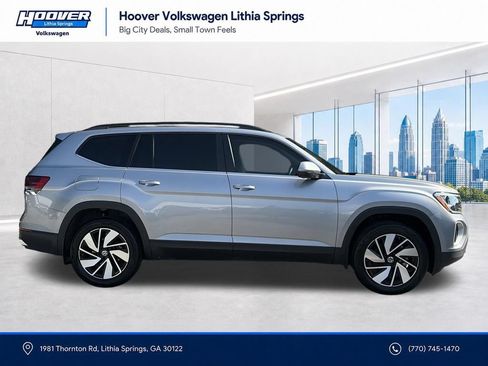 Certified 2026 Volkswagen Atlas SE w/ Panoramic Sunroof Package FWD image 8