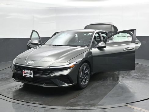 New 2026 Hyundai Elantra Limited w/ Cargo Package image 52