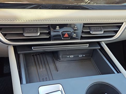 New 2026 Volkswagen Atlas SE image 14