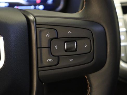 Used 2022 GMC Yukon AT4 w/ Technology Package AWD/4WD image 33