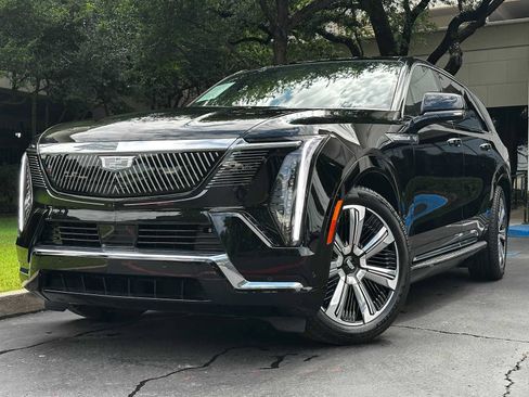 Certified 2025 Cadillac Escalade IQ Luxury 2 AWD/4WD image 1