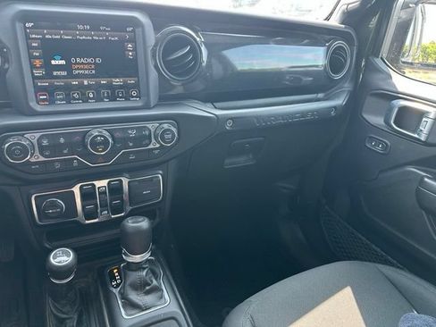 Used 2022 Jeep Wrangler Unlimited Sport AWD/4WD image 14