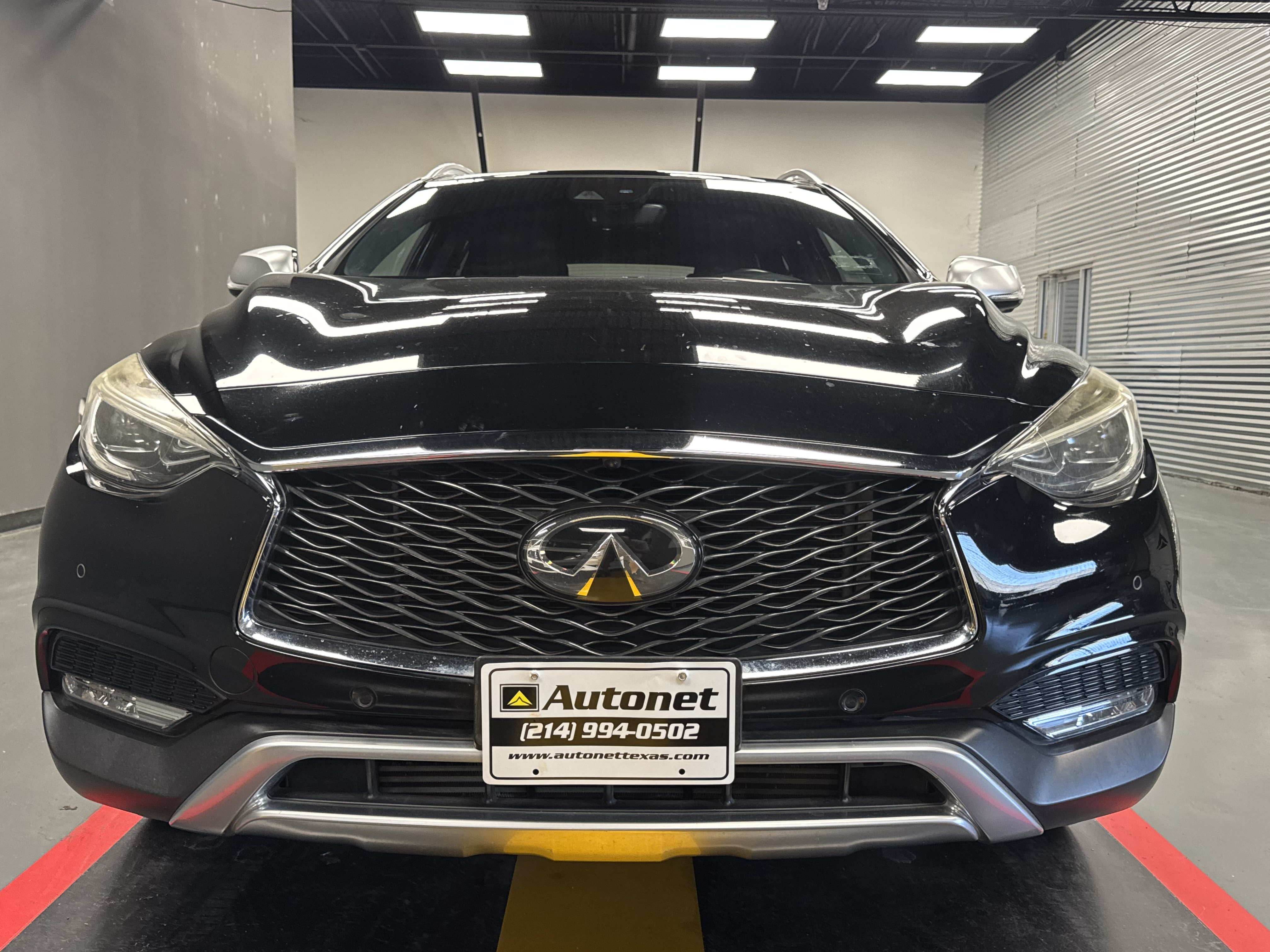 Used 2017 INFINITI QX30 Premium w/ Technology Package AWD/4WD image 1