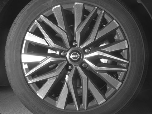 Used 2025 Nissan Altima 2.5 SV FWD image 13