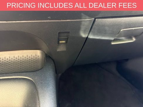 Used 2022 Toyota Corolla LE FWD image 12