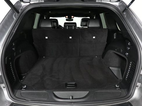 Used 2019 Jeep Grand Cherokee Altitude image 30