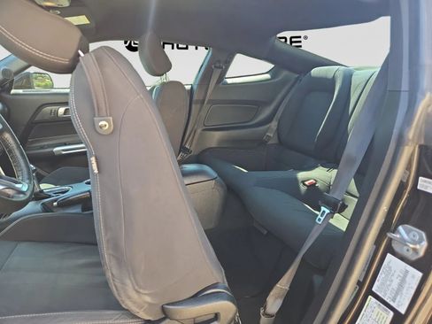 Used 2019 Ford Mustang Coupe RWD image 24