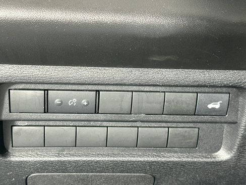 Used 2024 Mitsubishi Outlander SE AWD/4WD image 17