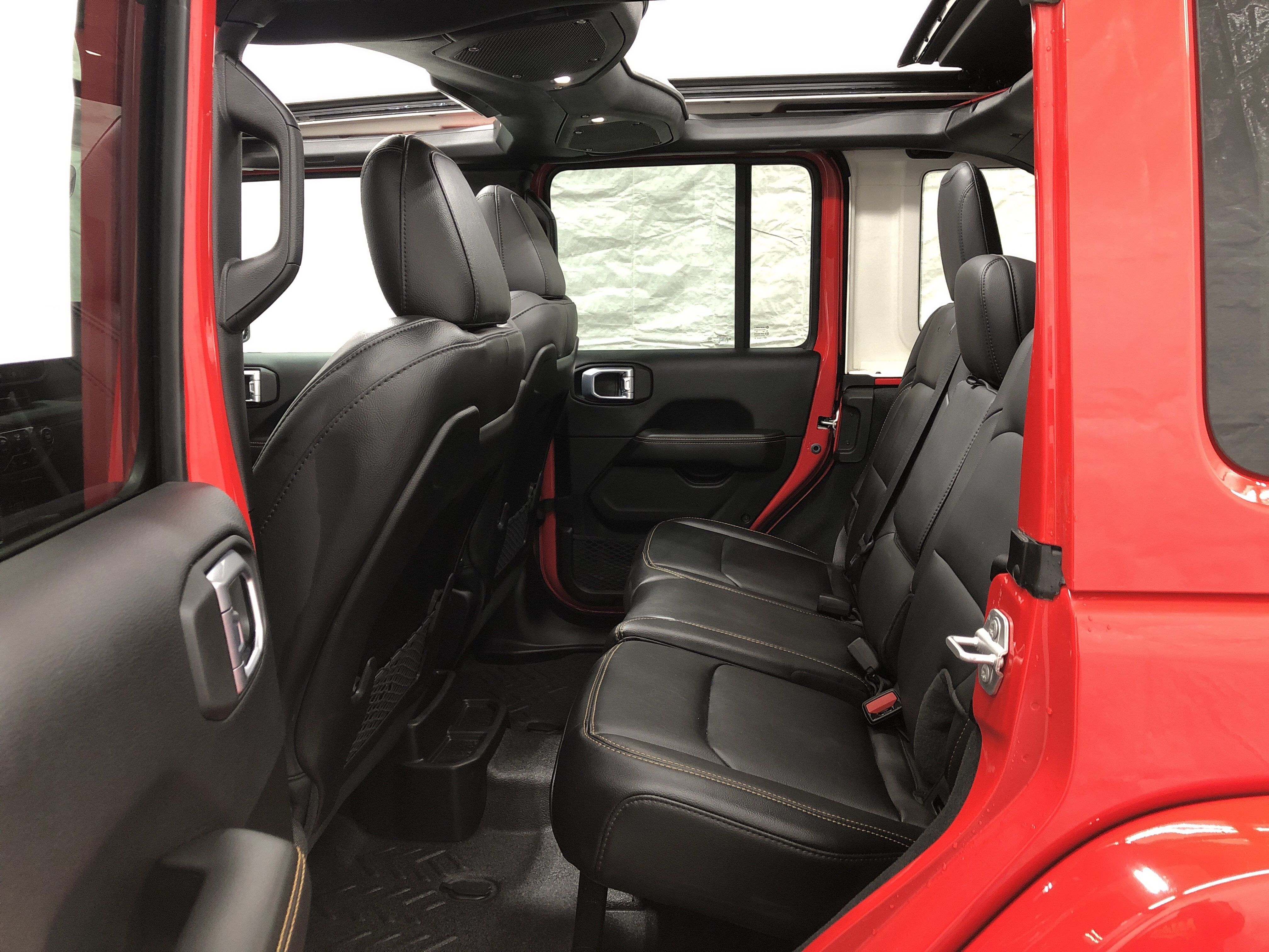 Certified 2024 Jeep Wrangler Unlimited Sahara w/ Technology Group AWD/4WD image 14