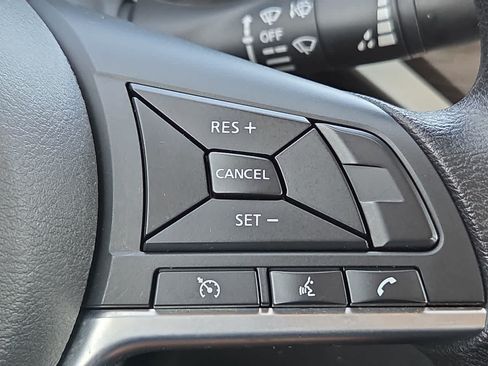 Used 2025 Nissan Altima 2.5 SV FWD image 23