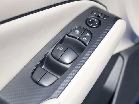 Used 2025 Nissan Altima 2.5 SV FWD image 14