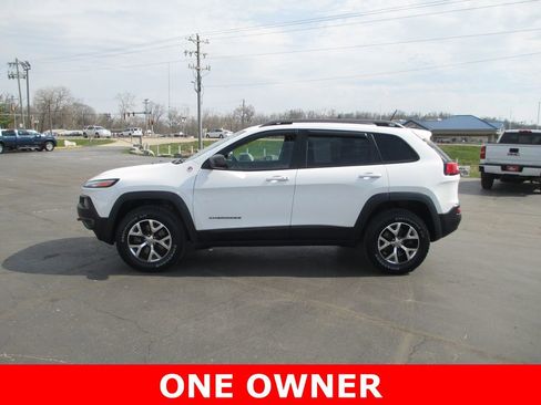 Used 2015 Jeep Cherokee Trailhawk w/ Comfort/Convenience Group image 8